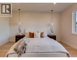 70A Montrose Crescent NE - photo 31
