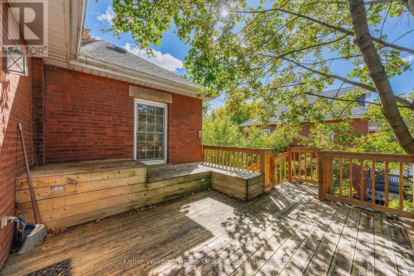 130 YORKSHIRE STREET N - Image 38
