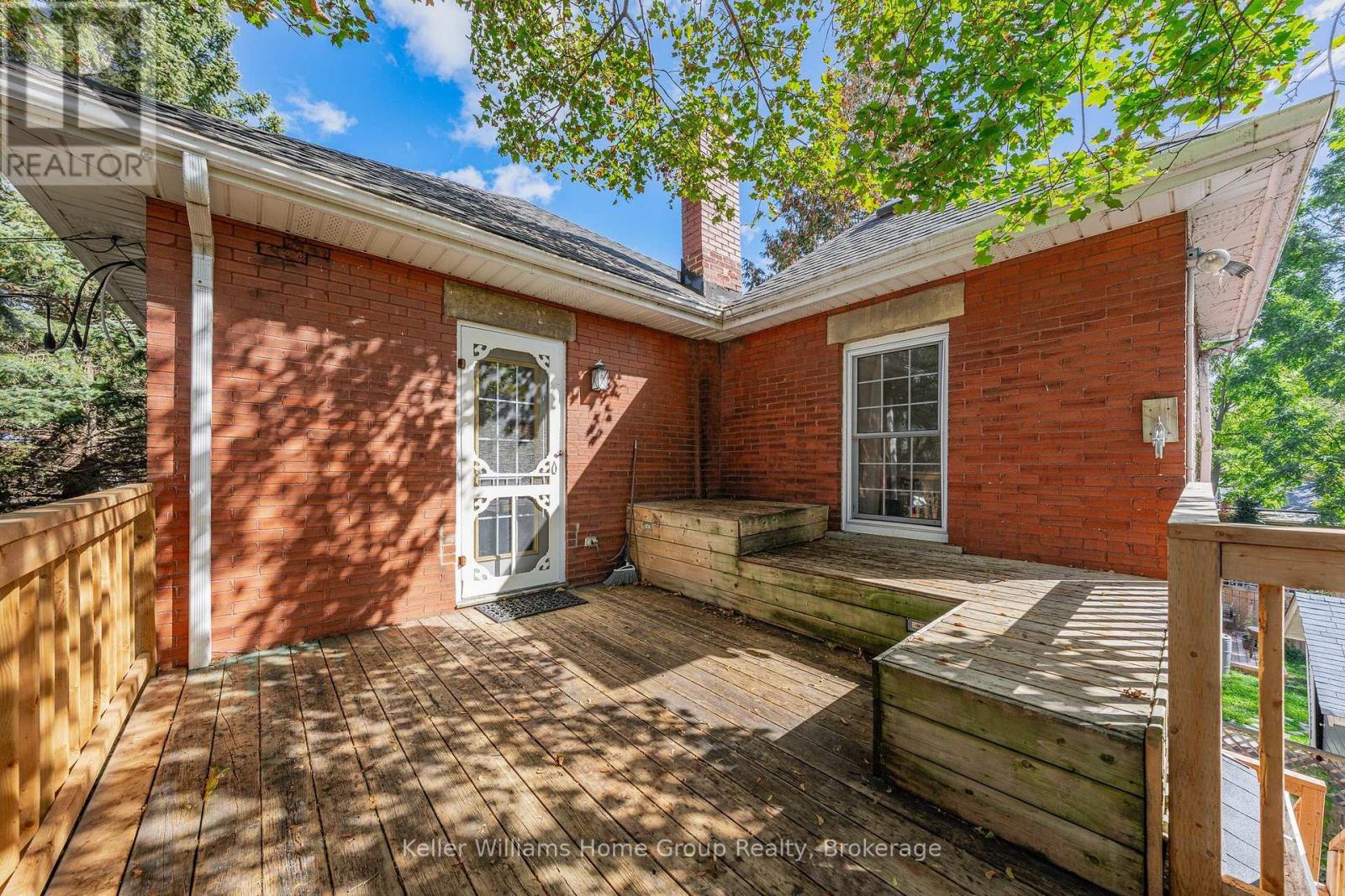 130 YORKSHIRE STREET N - Image 37