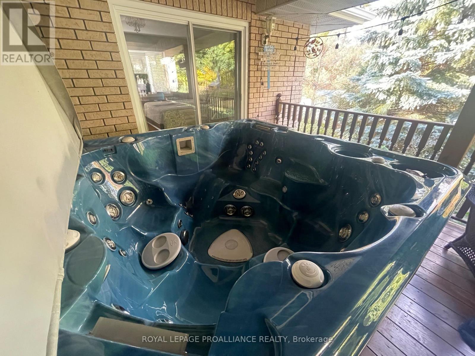 139 LAKELAND AVENUE S - Image 49