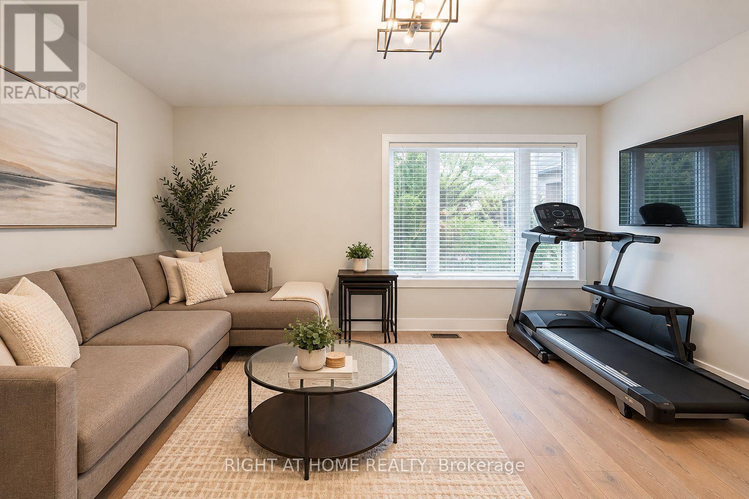2090 Stonehouse Crescent — photo 11
