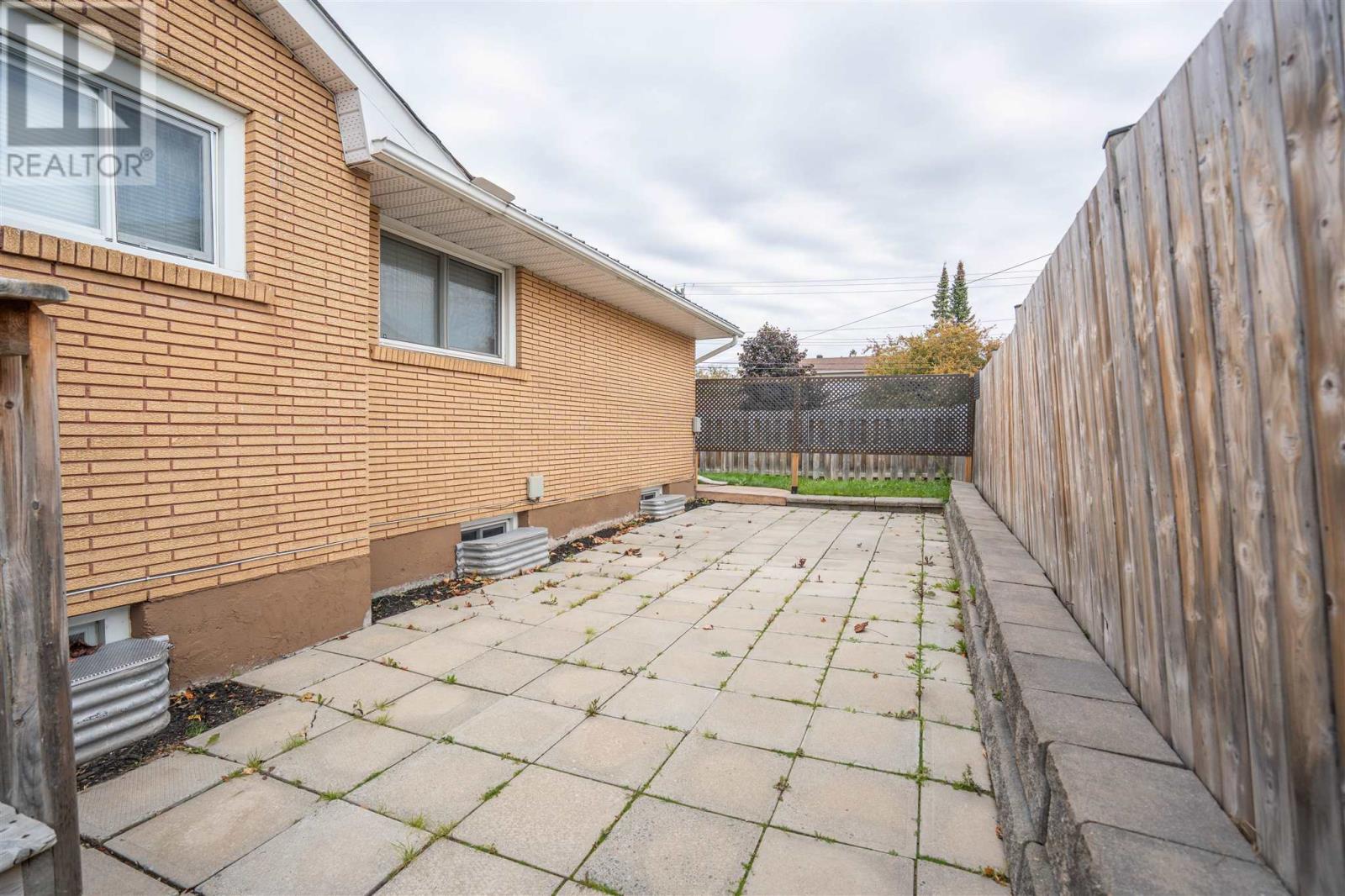39 Routledge AVE - 28