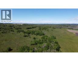 W-5.r-3,t-26,s-22, Q-se,, W-5.r-3,t-26,s-22, Q-sw Lochend Road Nw, Rural Rocky View County, AB T4C2B3 Photo 10