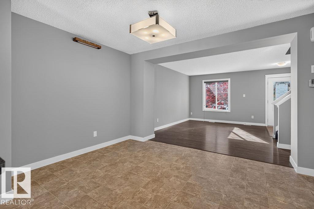 12 MEADOWLAND CR - 7