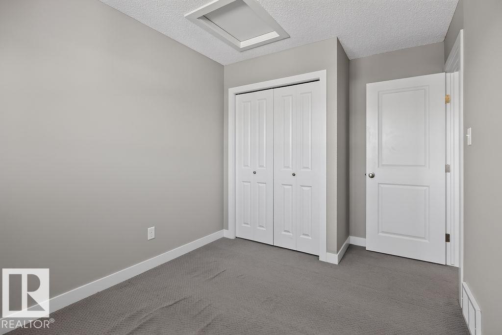 12 MEADOWLAND CR - 22