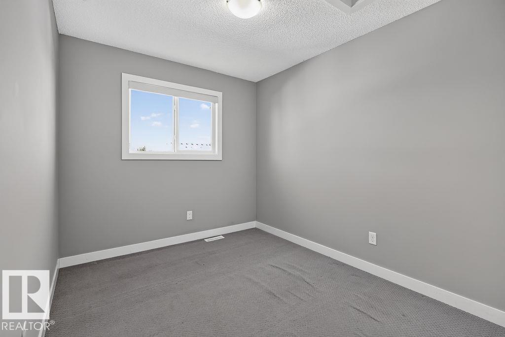 12 MEADOWLAND CR - 23