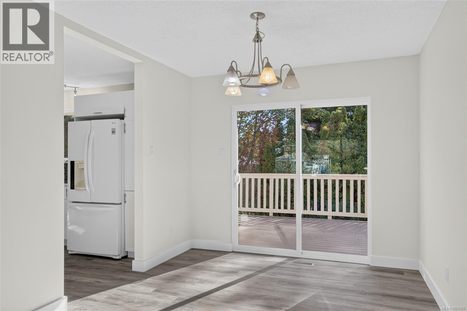 1665 Dingwall Rd - Image 5