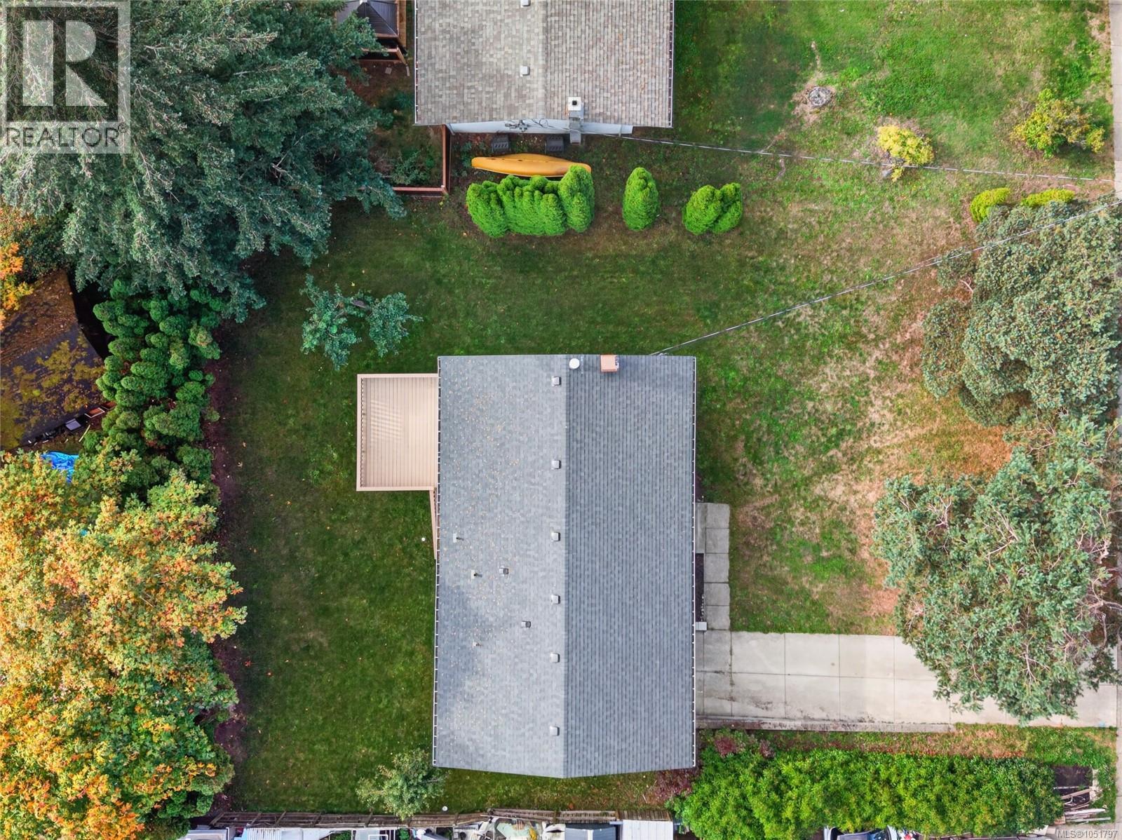 1665 Dingwall Rd - 2