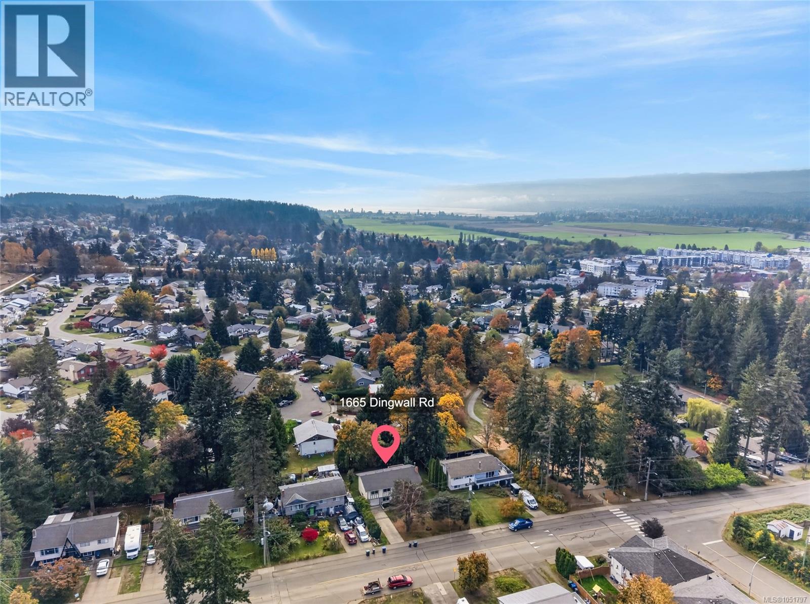 1665 Dingwall Rd - Image 29