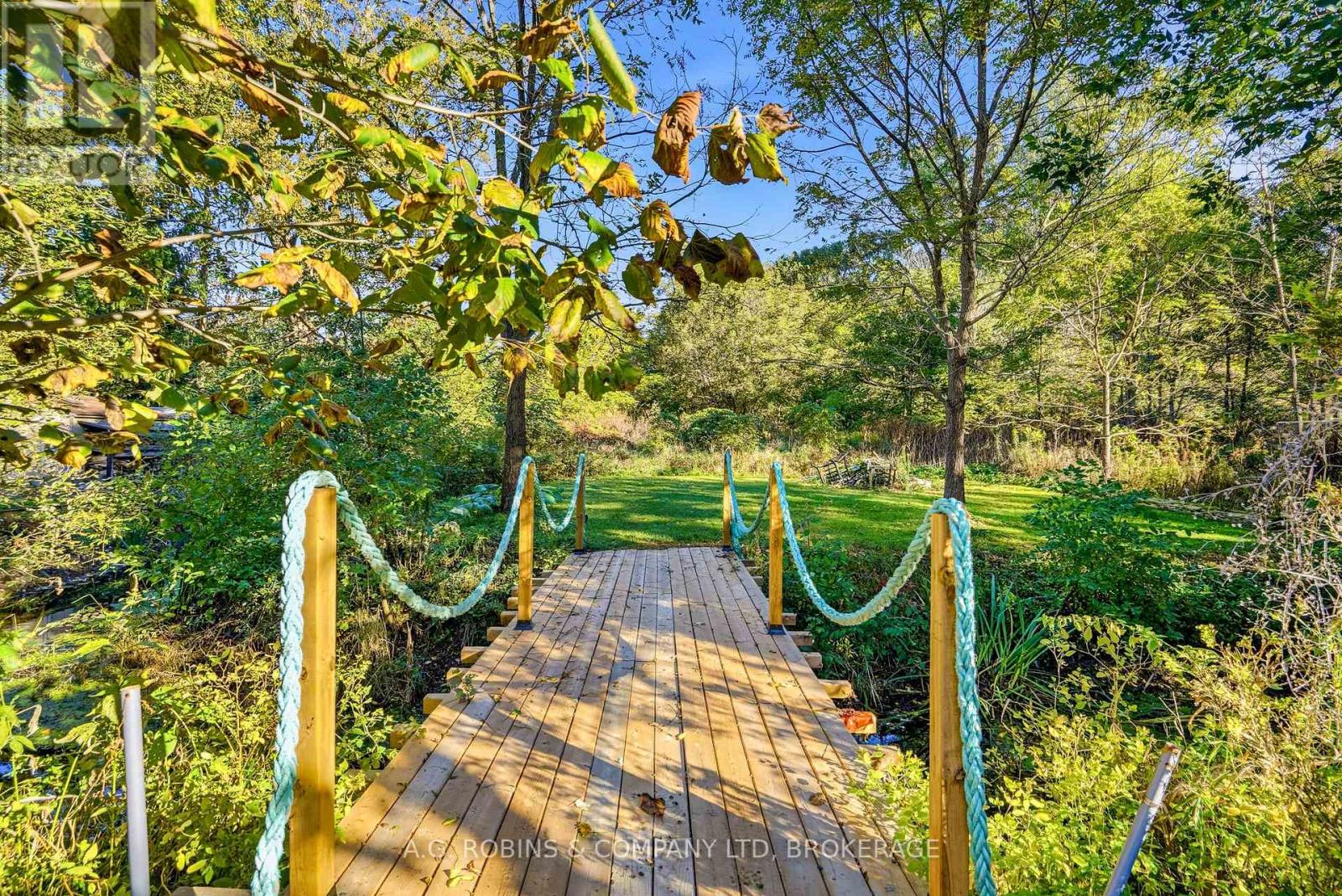10448 LAKESHORE ROAD - 44