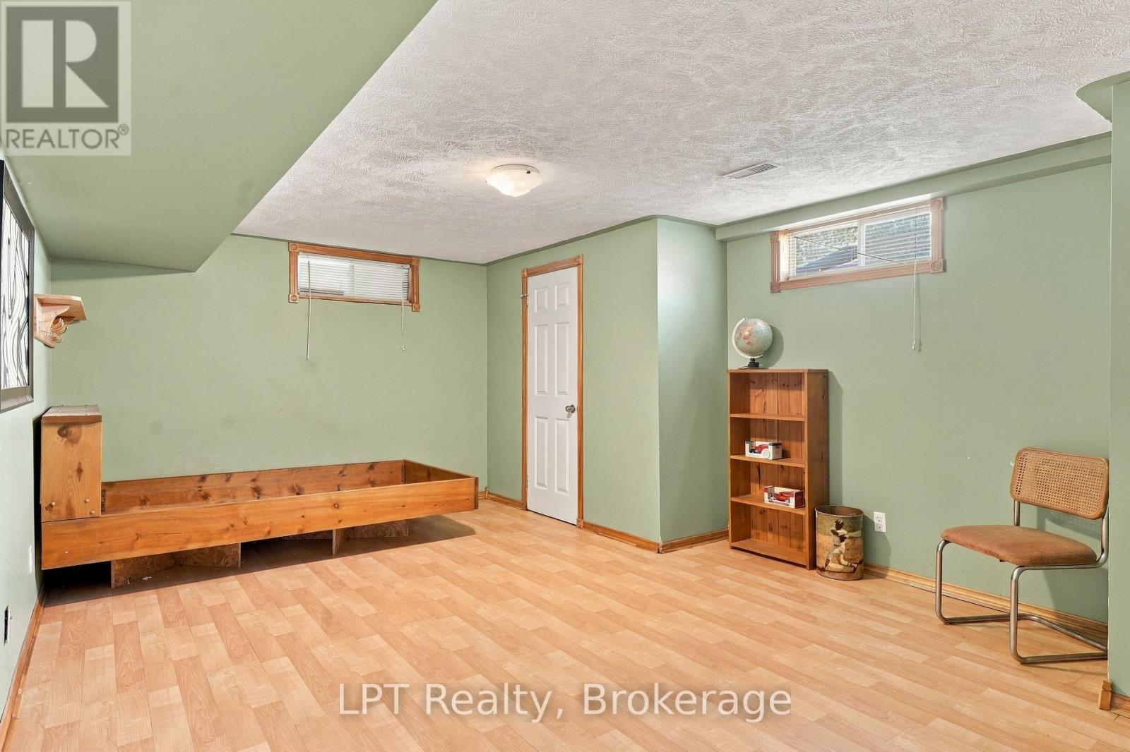 629 JOHN STREET - Image 37