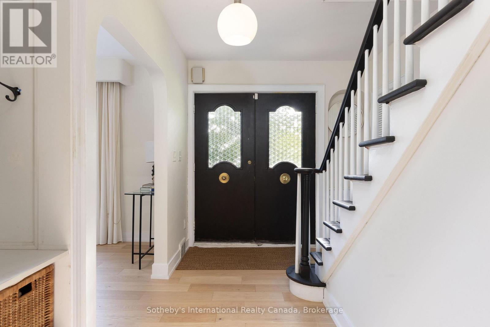 27 ARCADE CRESCENT - 21