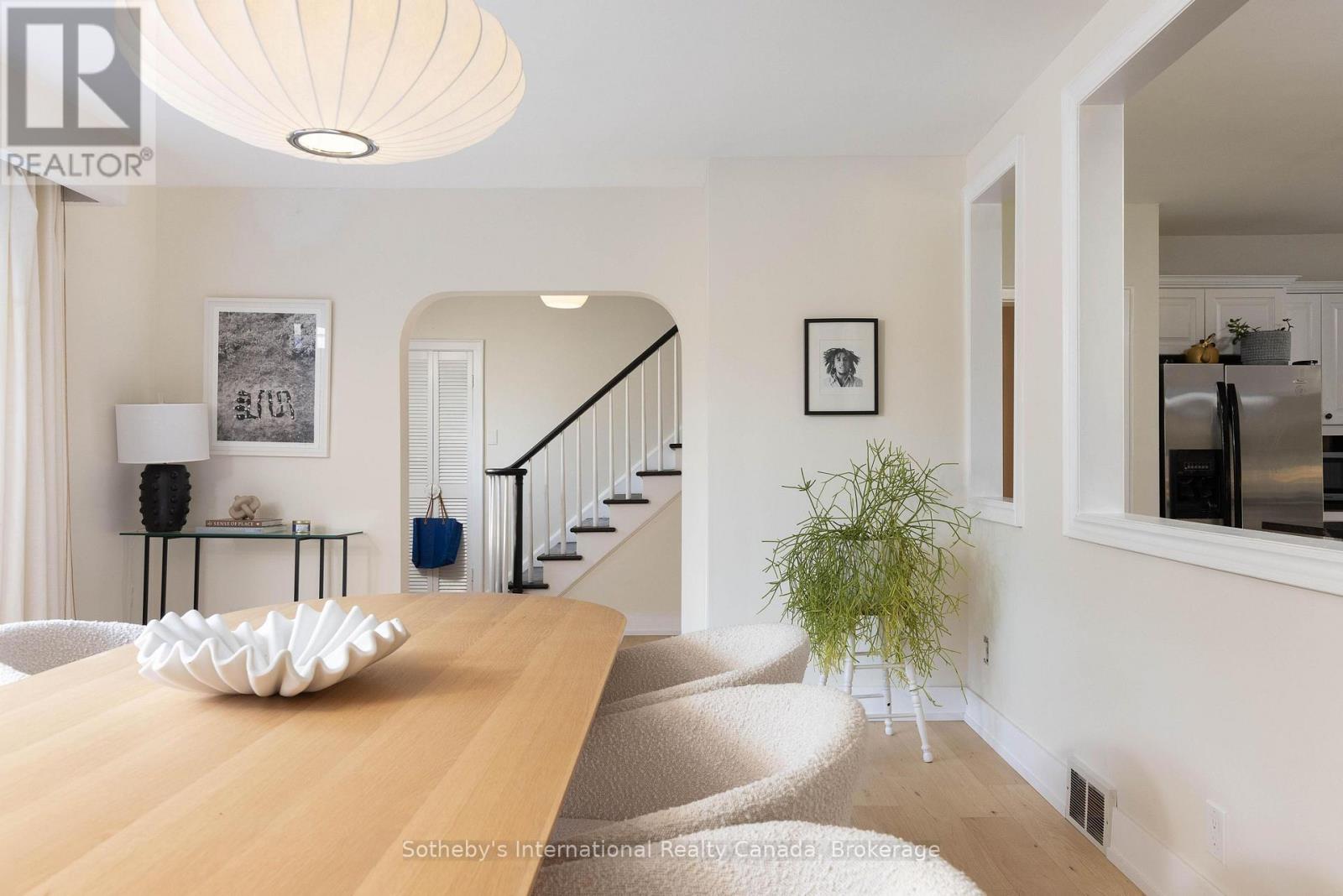 27 ARCADE CRESCENT - 24