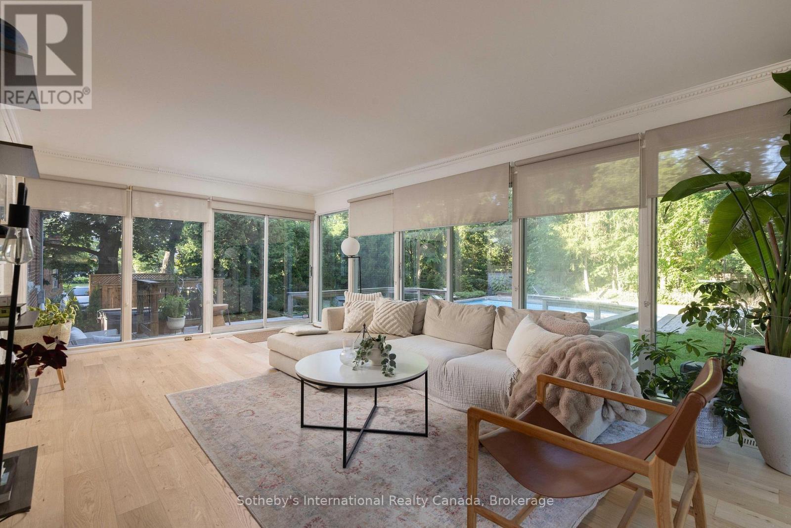 27 ARCADE CRESCENT - 35