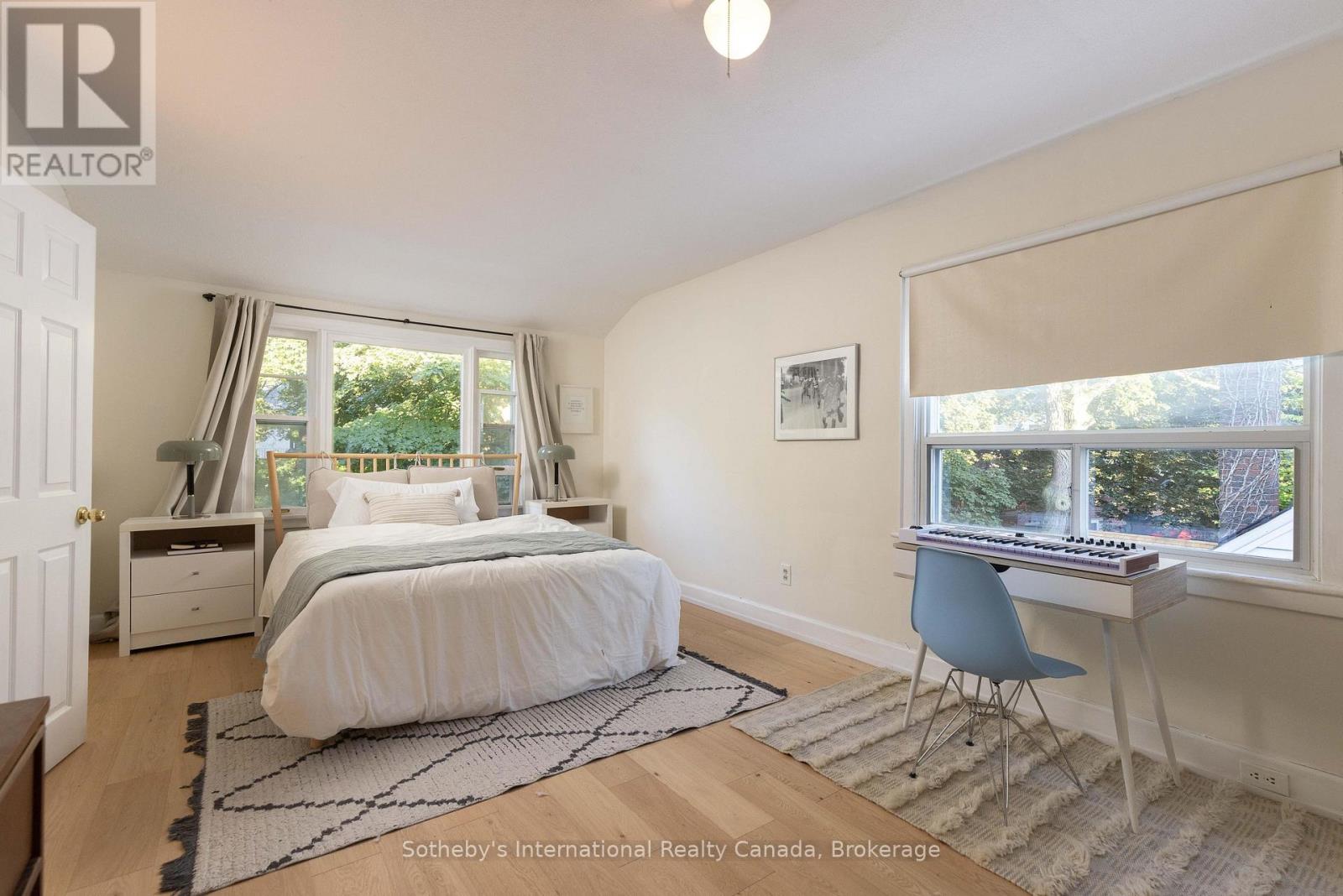 27 ARCADE CRESCENT - 45