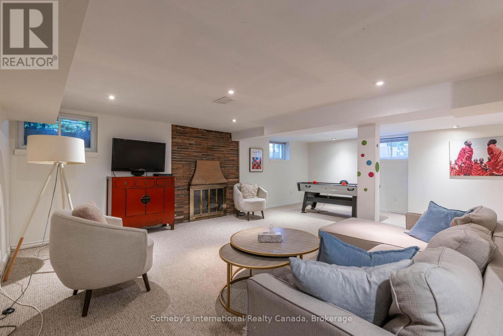 27 ARCADE CRESCENT - 48