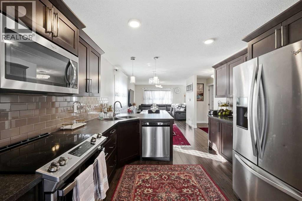 Listing photo – 154 Livingston Close, Red Deer