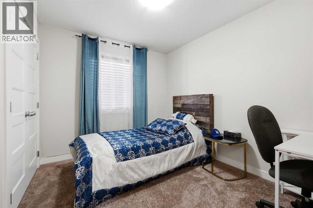 Listing photo – 154 Livingston Close, Red Deer