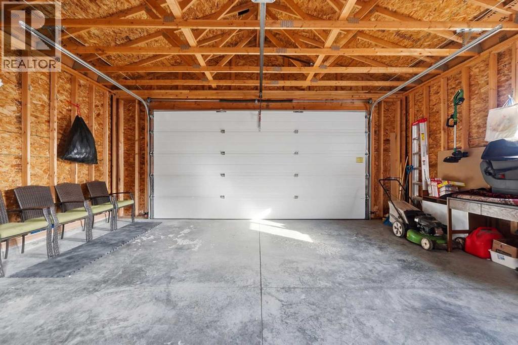 Listing photo – 154 Livingston Close, Red Deer