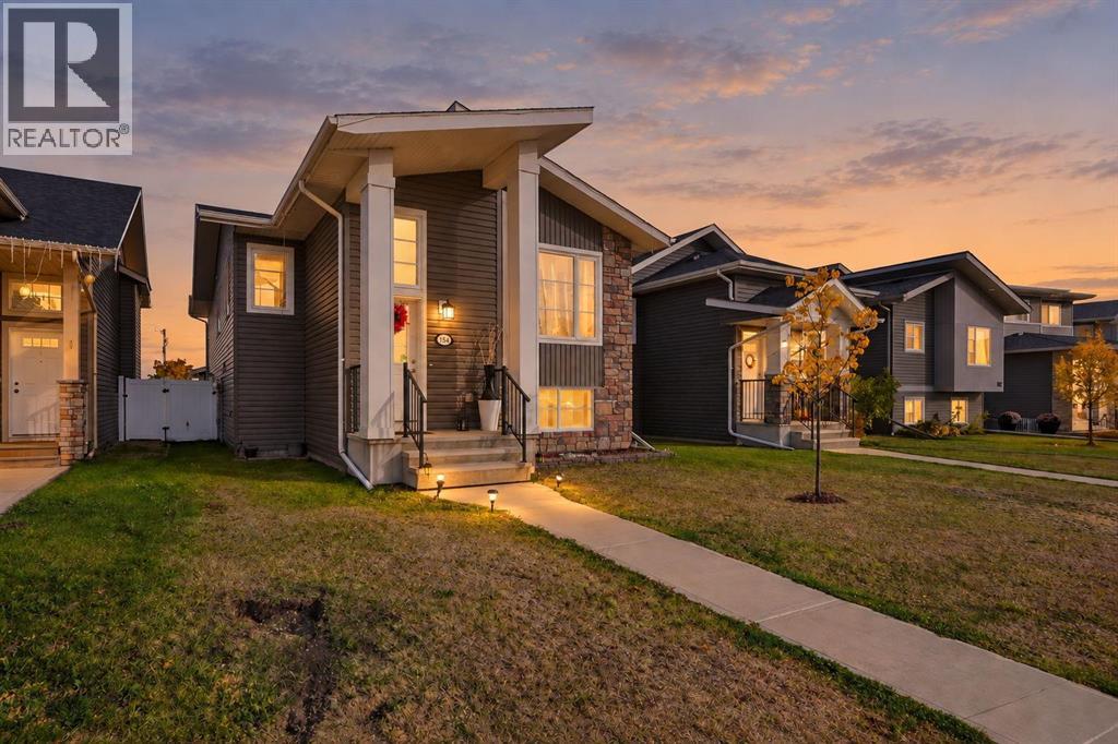 Listing photo – 154 Livingston Close, Red Deer