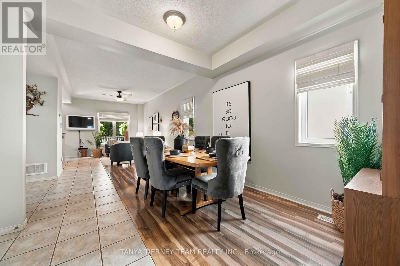 228 SHADOW PLACE - 10