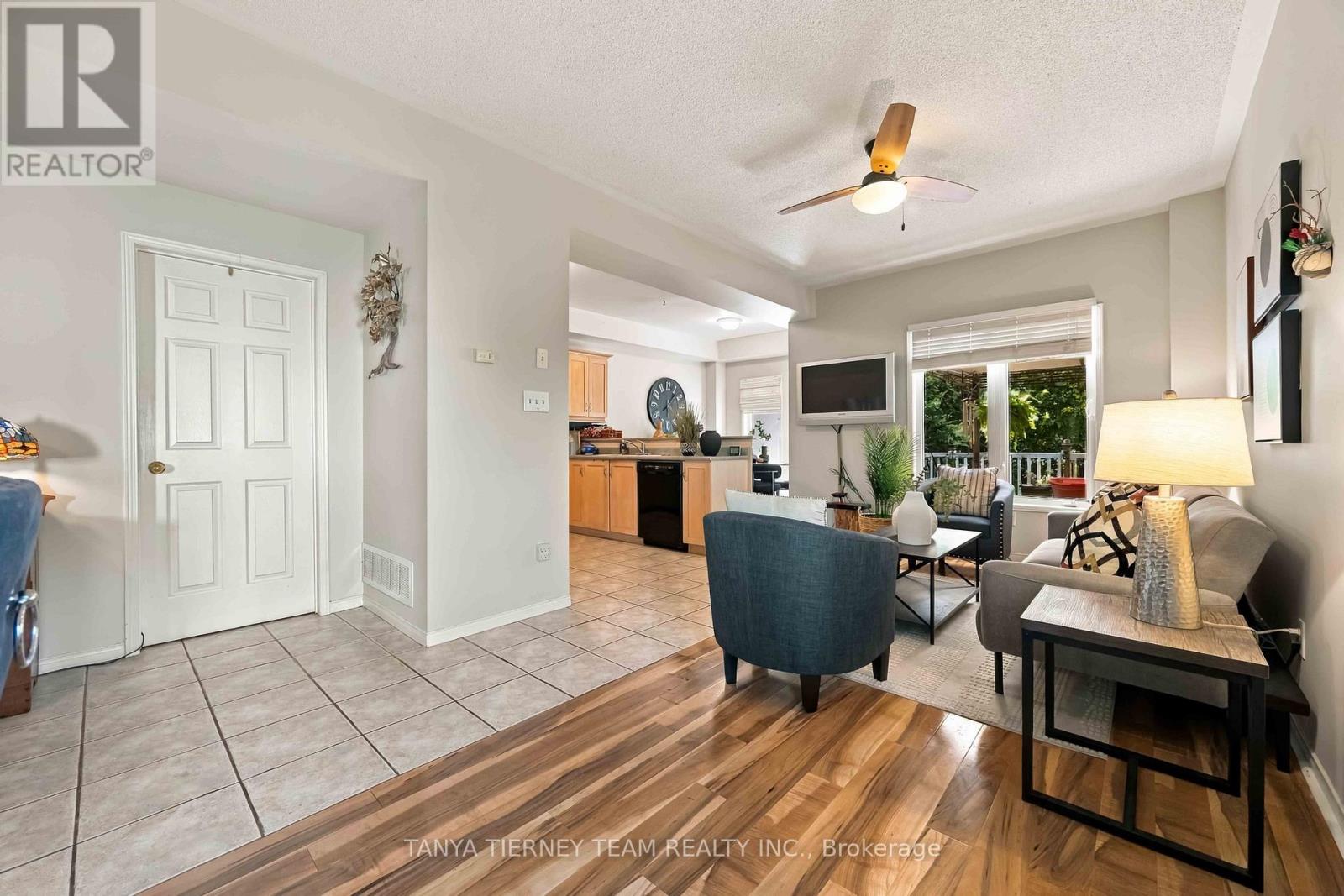 228 SHADOW PLACE - 13