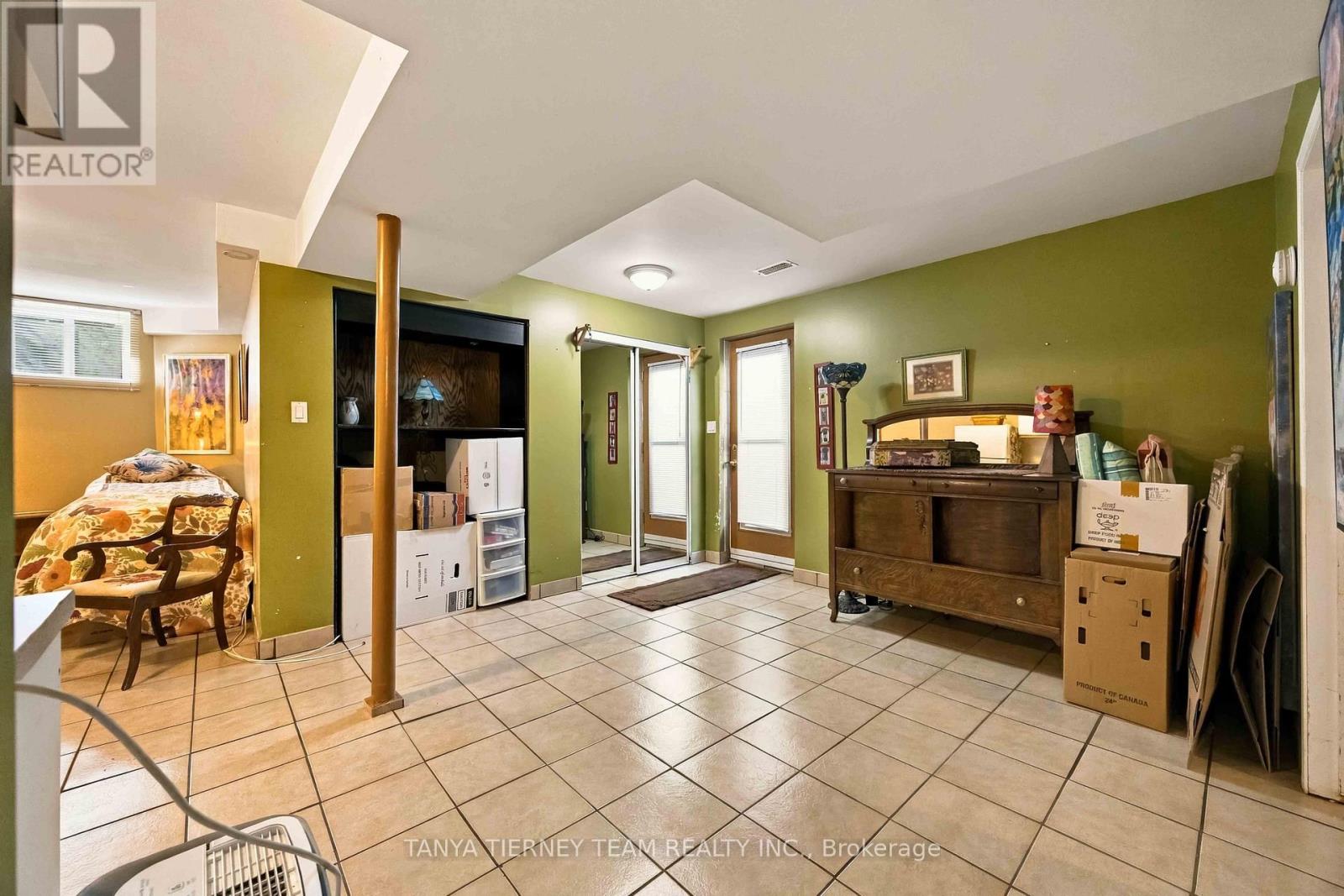 228 SHADOW PLACE - 34