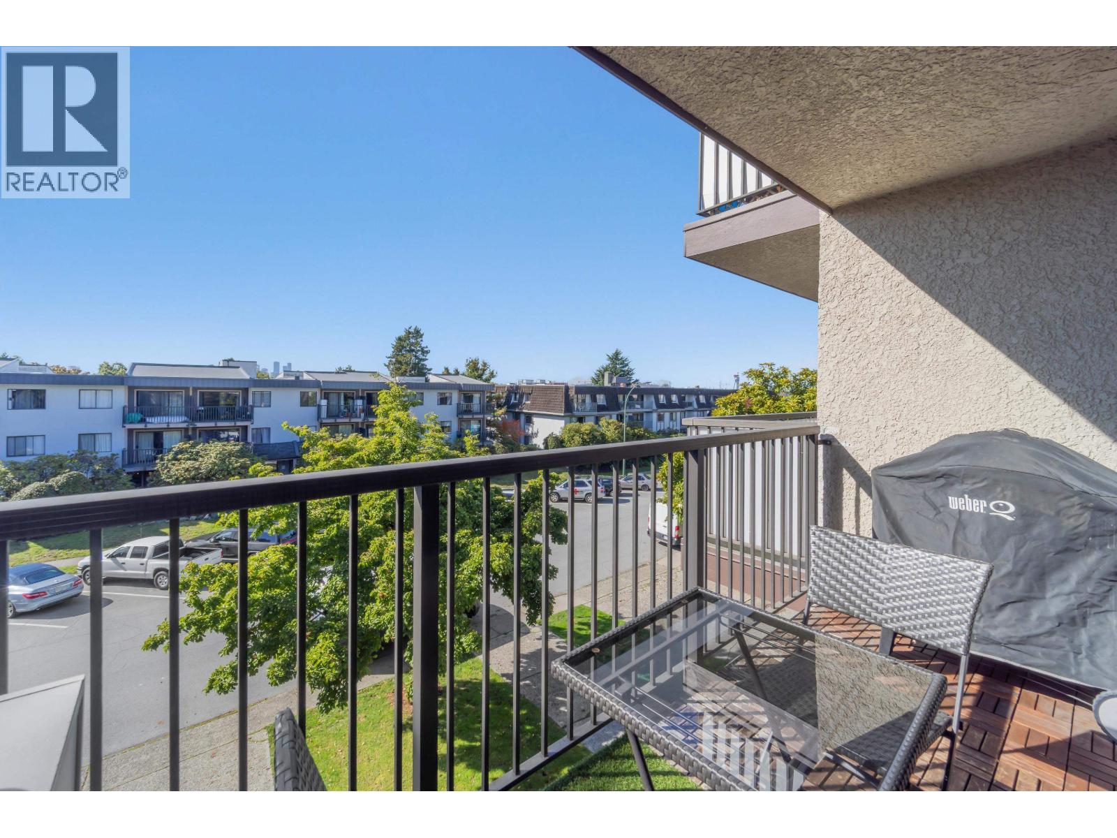 205 252 W 2ND STREET, North Vancouver