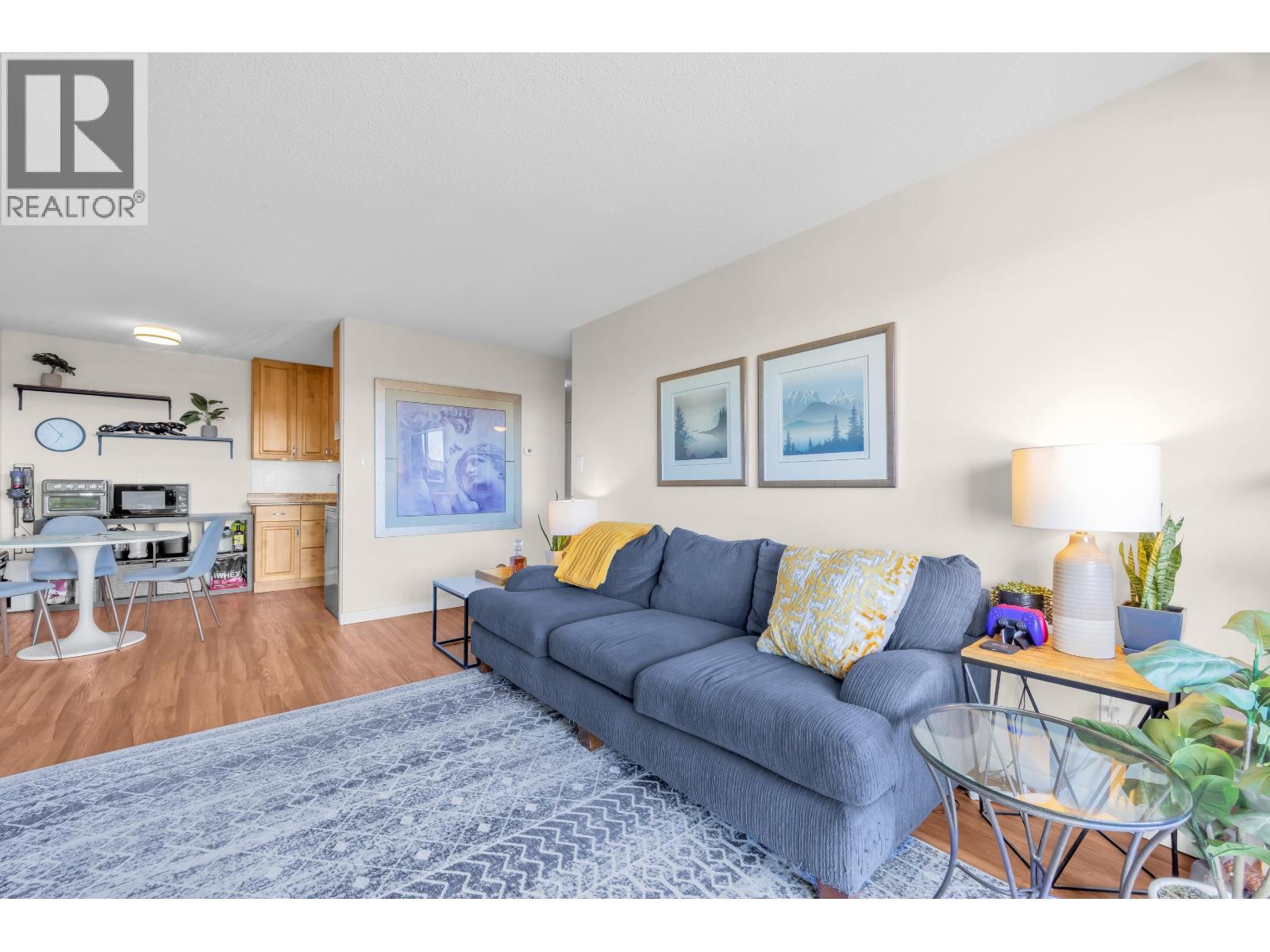205 252 W 2ND STREET, North Vancouver