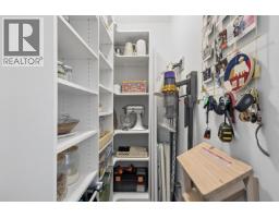 881 Salsbury Drive, Vancouver, BC V5L4A3 Photo 11