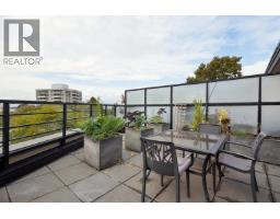 881 Salsbury Drive, Vancouver, BC V5L4A3 Photo 22