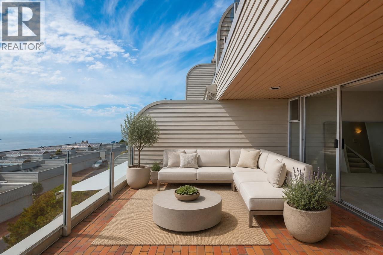 210 2274 FOLKESTONE WAY, West Vancouver