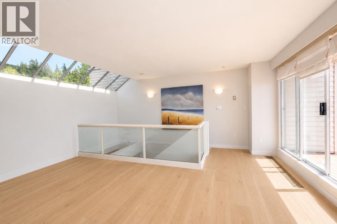210 2274 FOLKESTONE WAY, West Vancouver