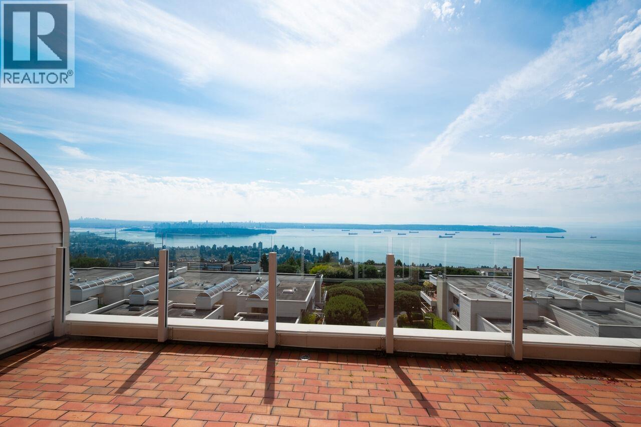 210 2274 FOLKESTONE WAY, West Vancouver
