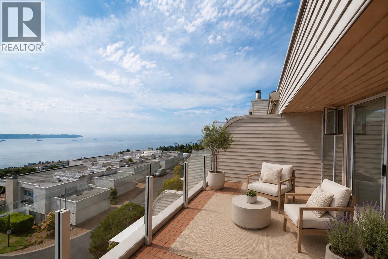 210 2274 FOLKESTONE WAY, West Vancouver