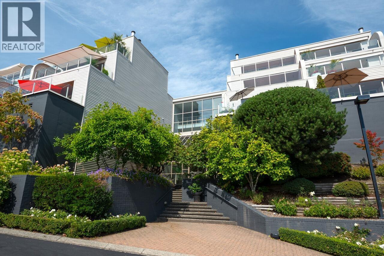 210 2274 FOLKESTONE WAY, West Vancouver