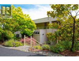 210 2274 Folkestone Way, West Vancouver, BC V7S2X7 Photo 38