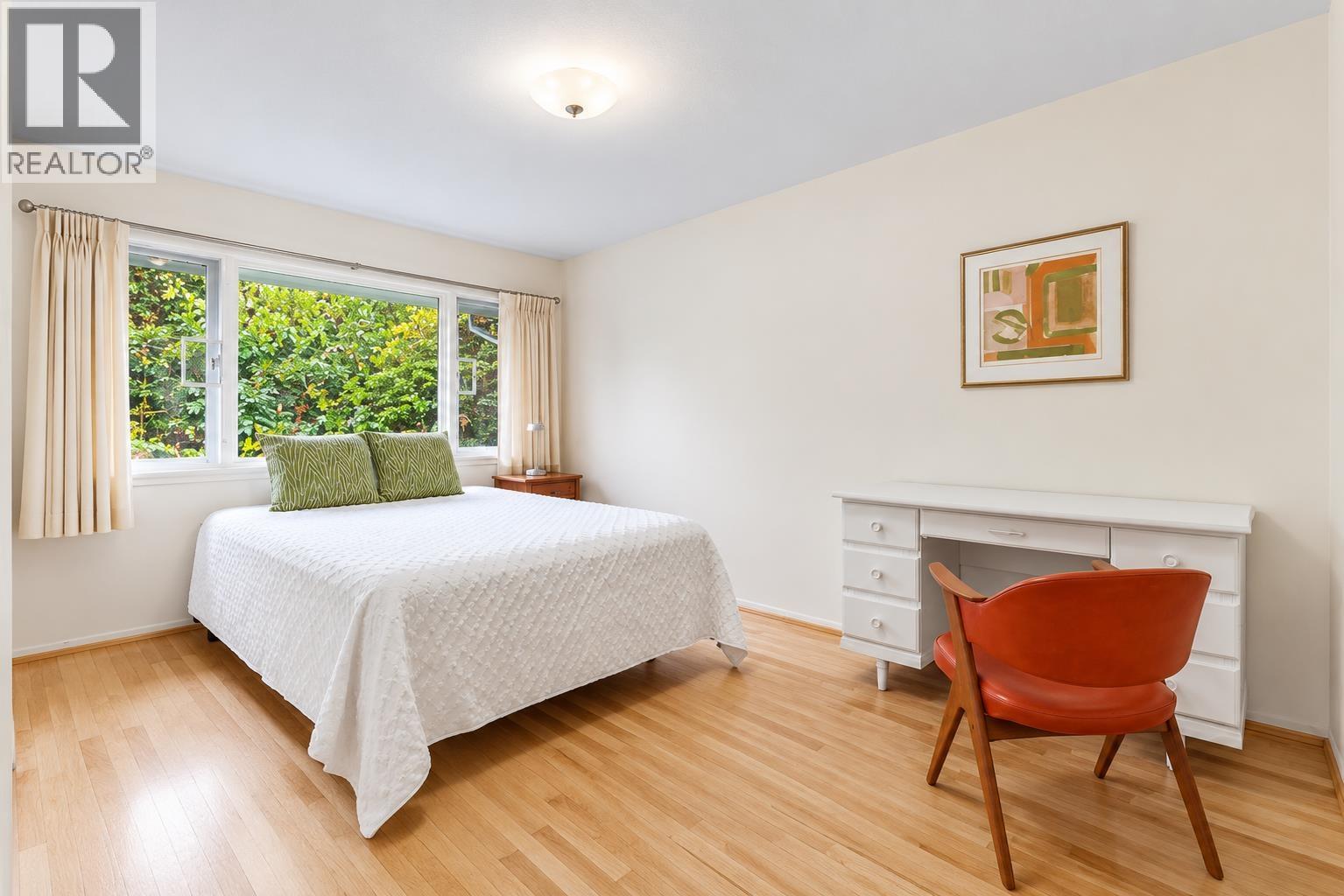 3692 SUNNYCREST DRIVE, North Vancouver