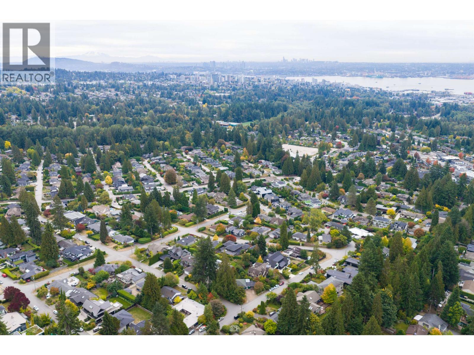 3692 SUNNYCREST DRIVE, North Vancouver