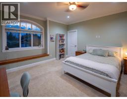 1016 Condor Place, Squamish, BC V8B0P4 Photo 32