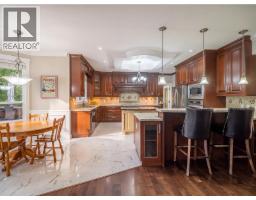 1016 Condor Place, Squamish, BC V8B0P4 Photo 8