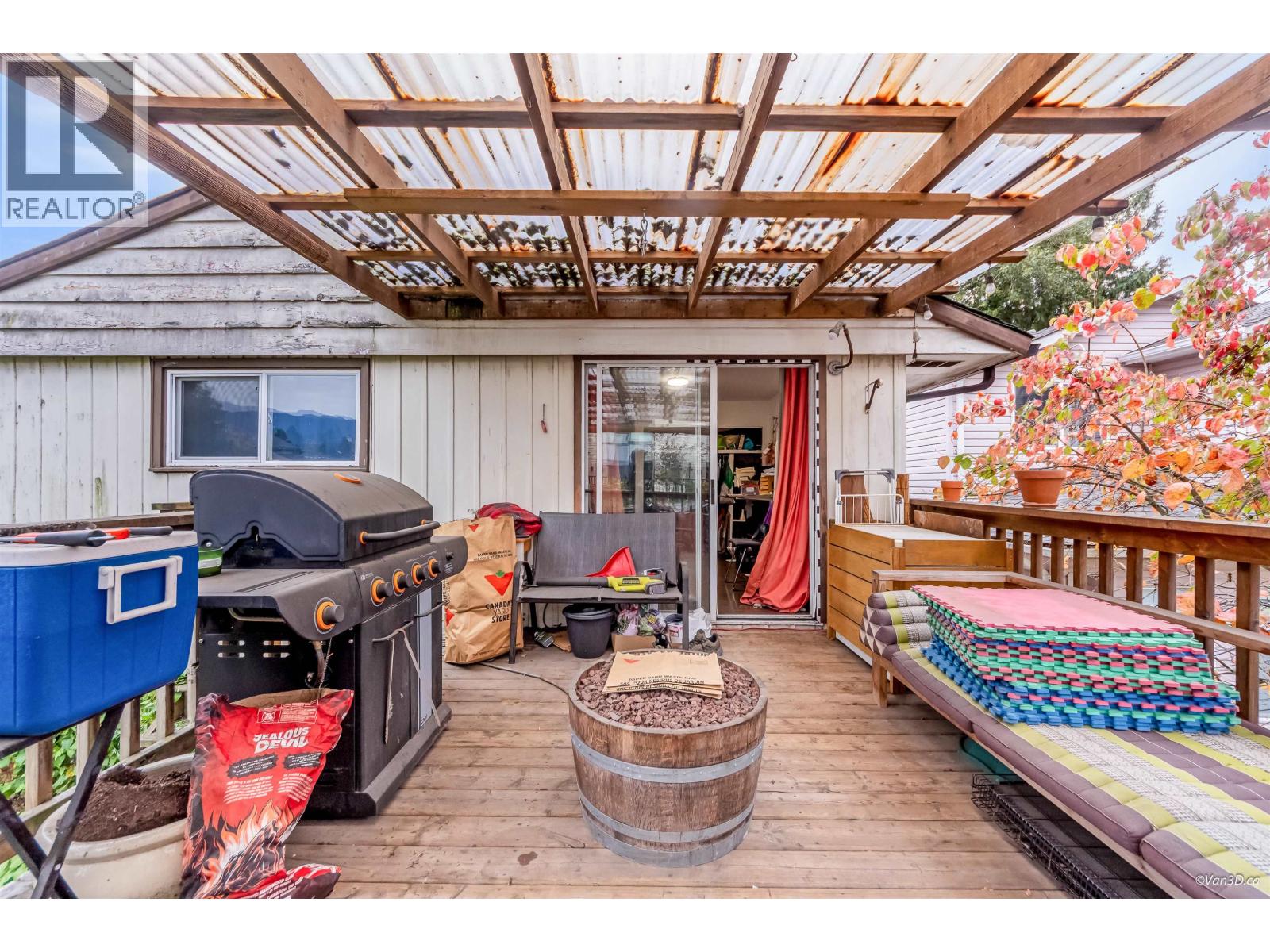 1536 BOND STREET, North Vancouver