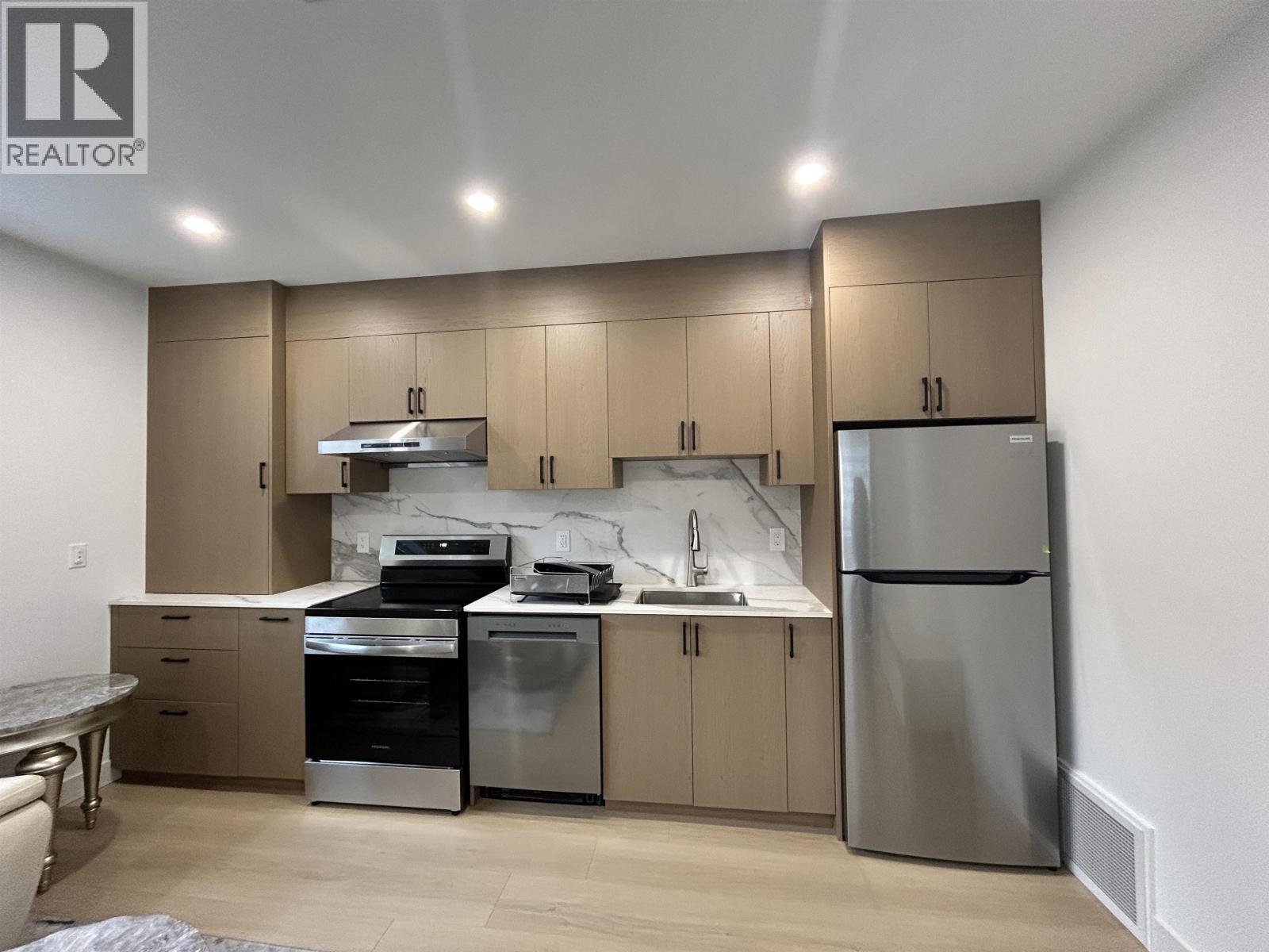3 4472 W 15TH AVENUE, Vancouver - Image 1