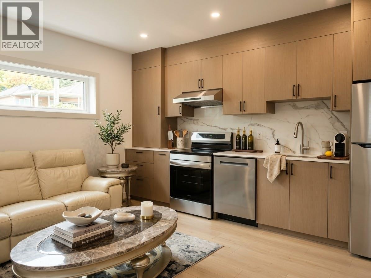 3 4472 W 15TH AVENUE, Vancouver - Image 1