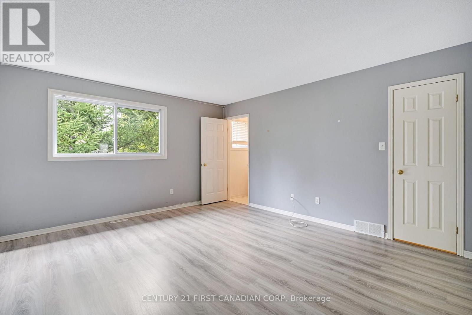 #22 185 NORTH CENTRE ROAD - Image 21