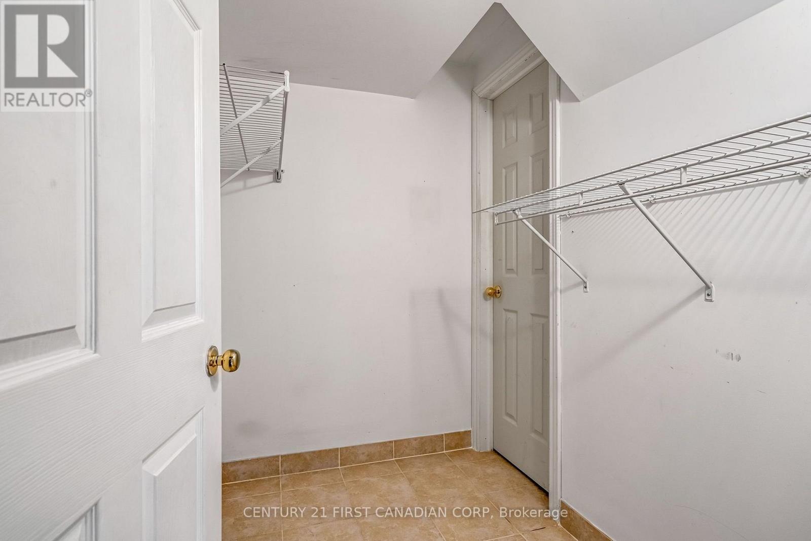#22 185 NORTH CENTRE ROAD - Image 35