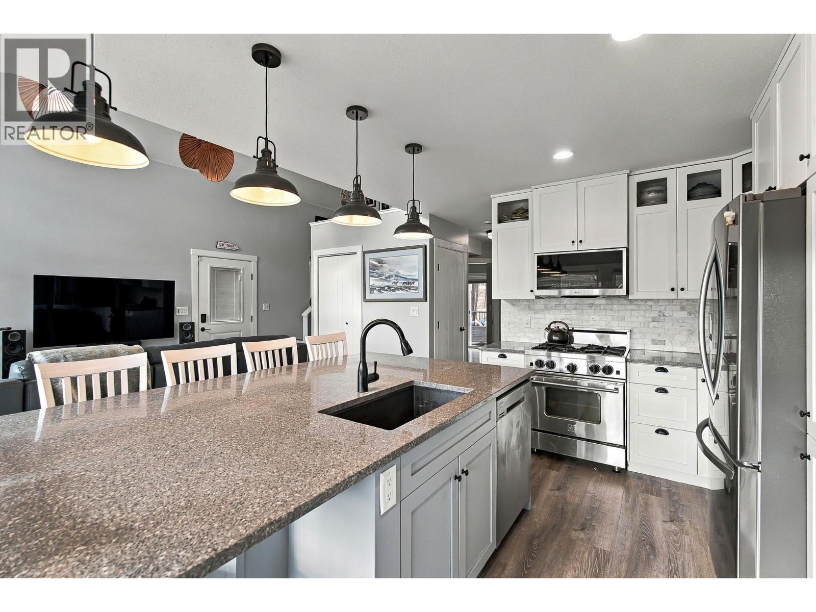 6976 Terazona Drive, Kelowna