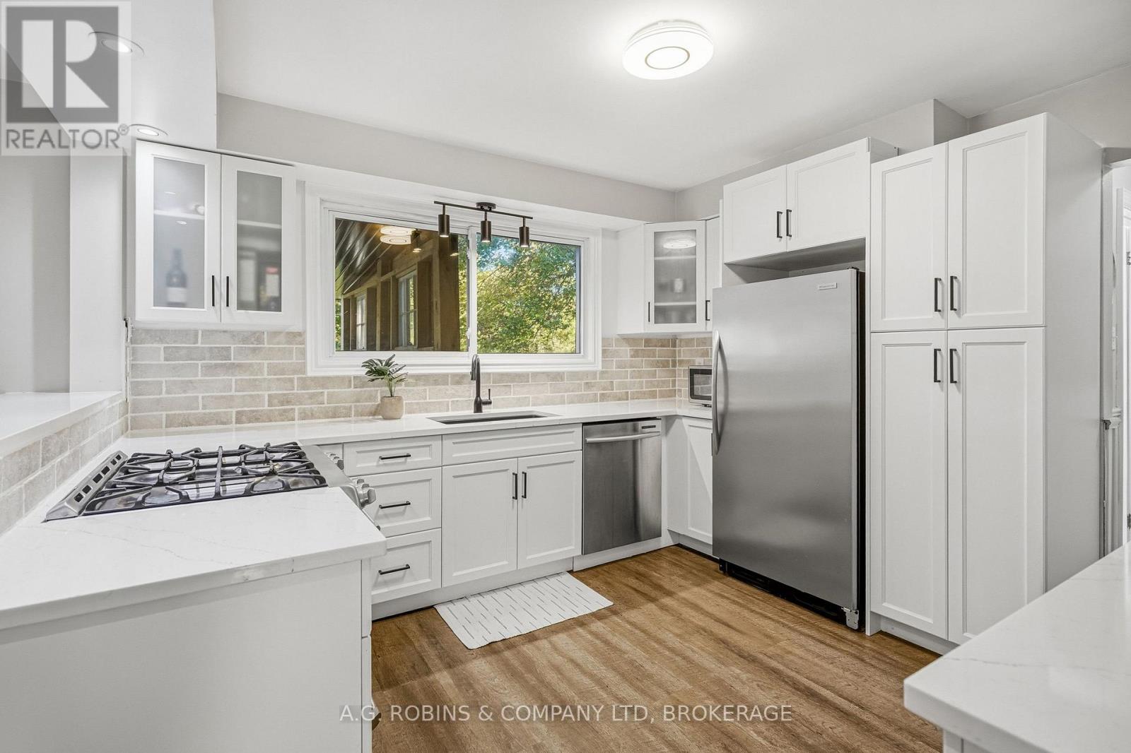 10448 LAKESHORE ROAD - 20