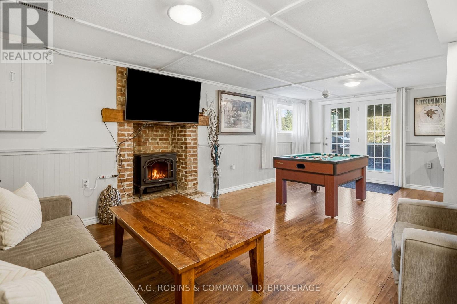 10448 LAKESHORE ROAD - 32