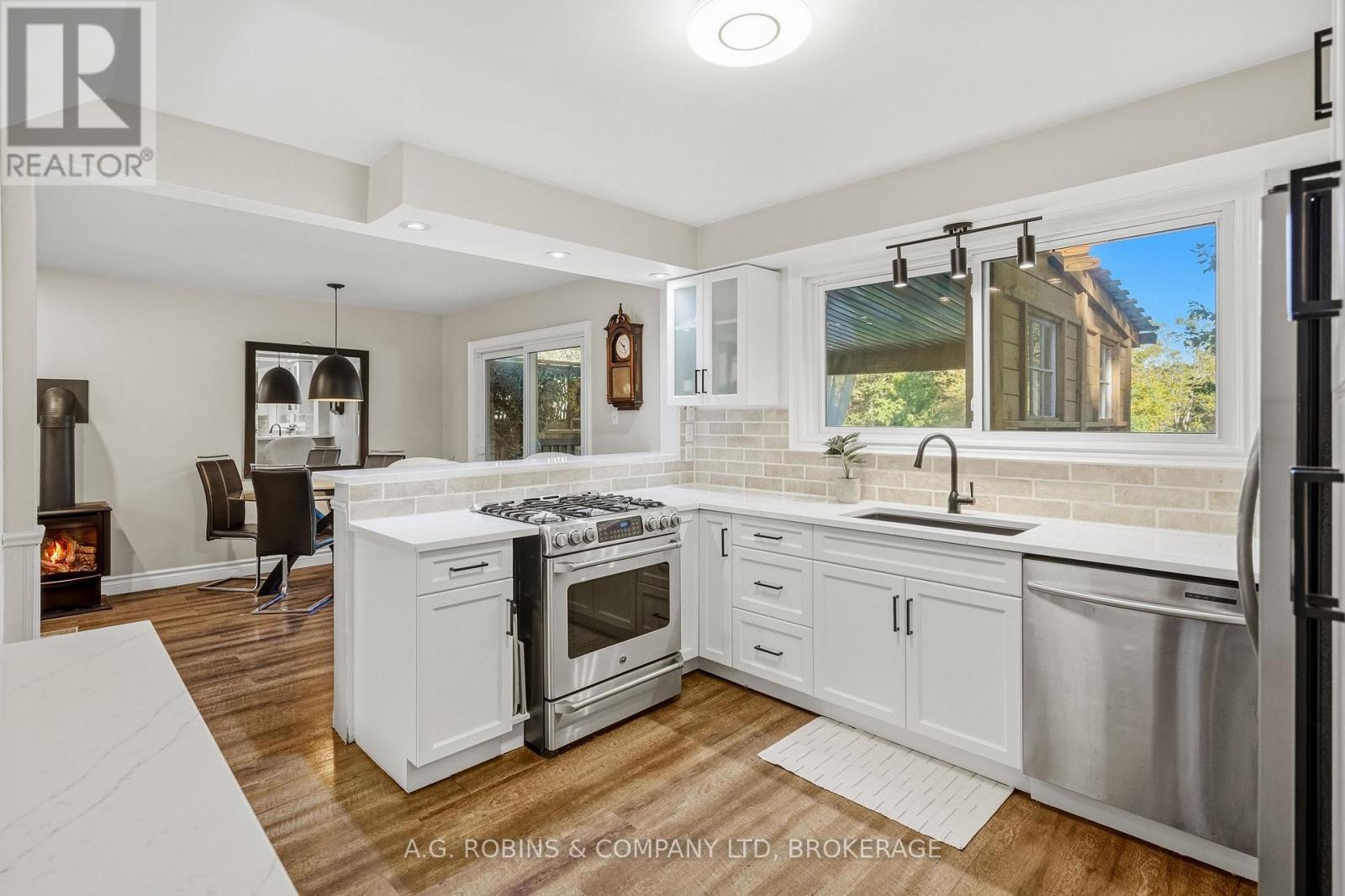 10448 LAKESHORE ROAD - 21